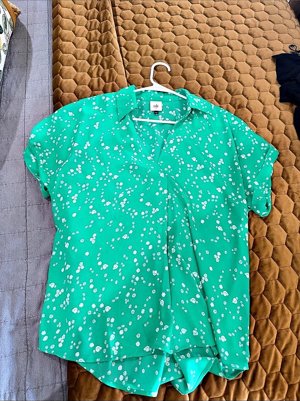 cabi Green Floral Short Sleeve Blouse Green & White Medium